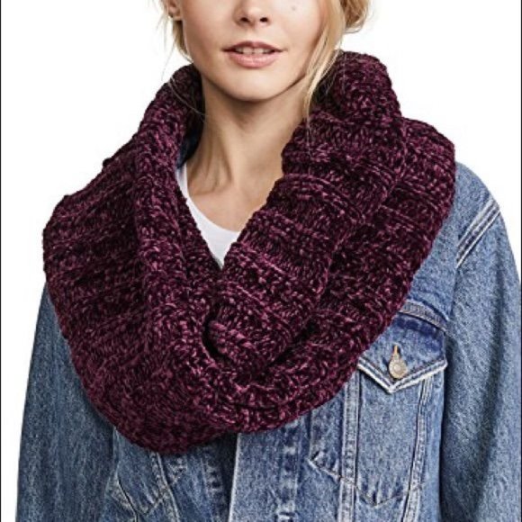 FREE PEOPLE Love Bug Infinity Chenille Soft Cozy Cowl Scarf in Wine - NWT - Picture 2 of 5